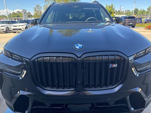 Carbon Black Metallic 2026 BMW X7 M60i
