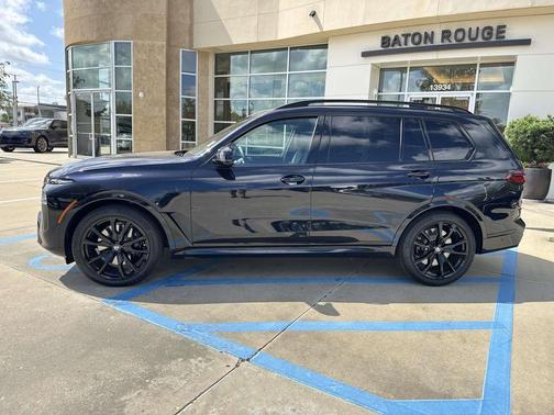 Carbon Black Metallic 2026 BMW X7 M60i