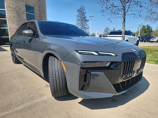 2023 BMW 740 i