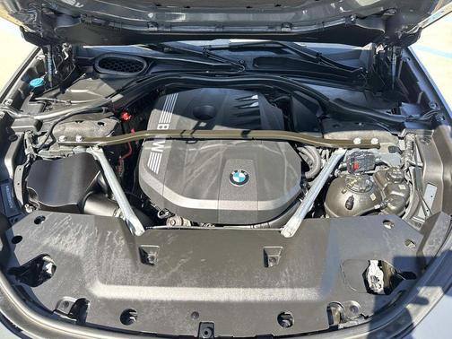 Dravit Gray Metallic 2023 BMW 740 i