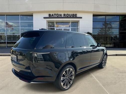 2025 Land Rover Range Rover P400 SE 7 Seat