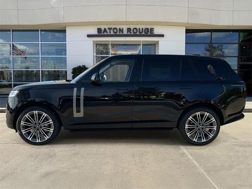 2025 Land Rover Range Rover P400 SE 7 Seat