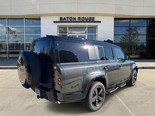 2025 Land Rover Defender P400 X-Dynamic SE