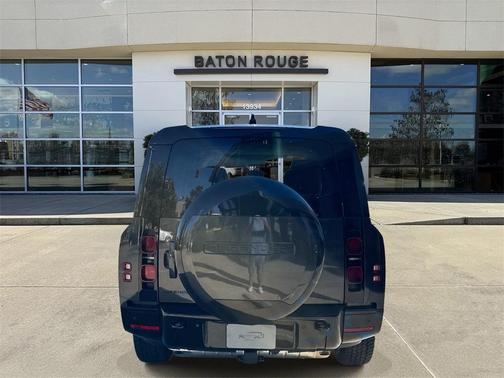 2025 Land Rover Defender P400 X-Dynamic SE