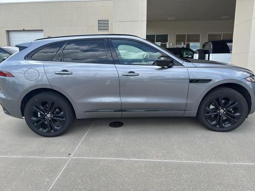 2025 Jaguar F-PACE P250 R-Dynamic S