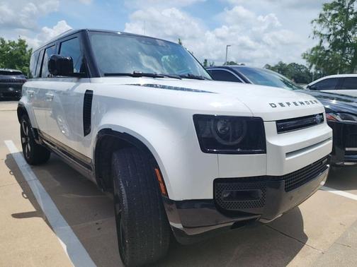 Fuji White 2023 Land Rover Defender 110 X-Dynamic SE