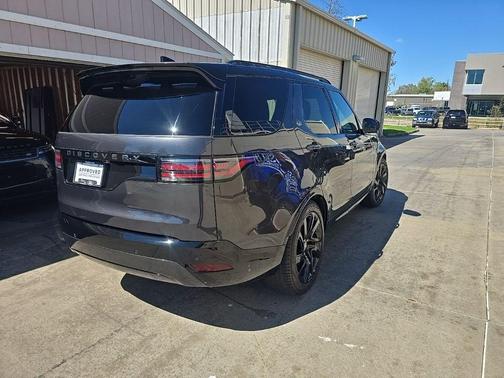 2025 Land Rover Discovery P360 Dynamic SE