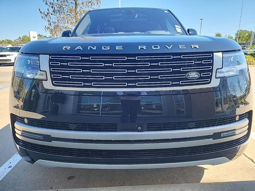 Santorini Black 2023 Land Rover Range Rover P400 SE
