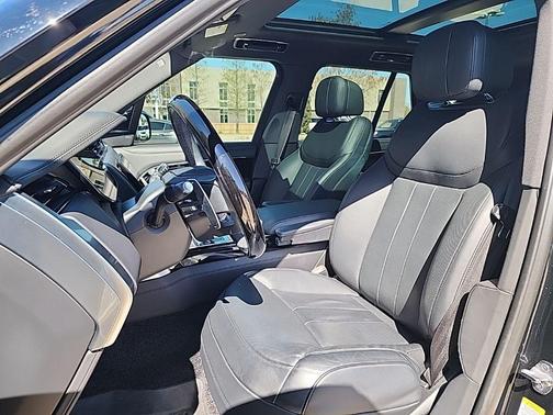 Santorini Black 2023 Land Rover Range Rover P400 SE