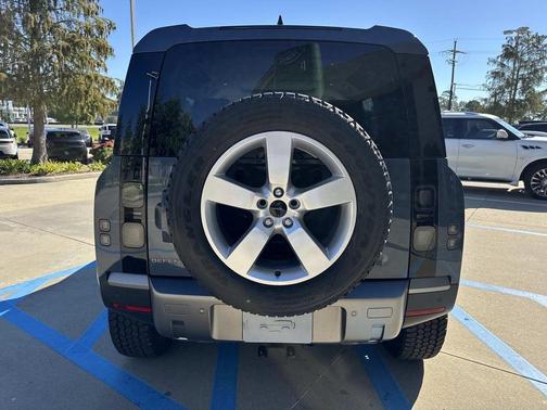 2026 Land Rover Defender 110 S