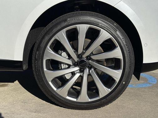 2026 Land Rover Range Rover SE