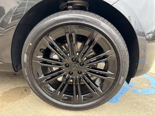 2026 Land Rover Range Rover SE