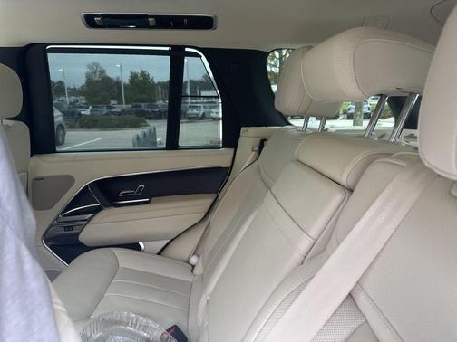 2024 Land Rover Range Rover P400 SE