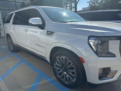 White Frost Tri-Coat 2023 GMC Yukon XL Denali Ultimate