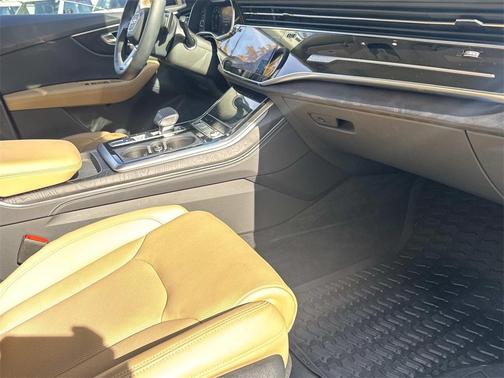 2025 Audi Q8 55 Premium