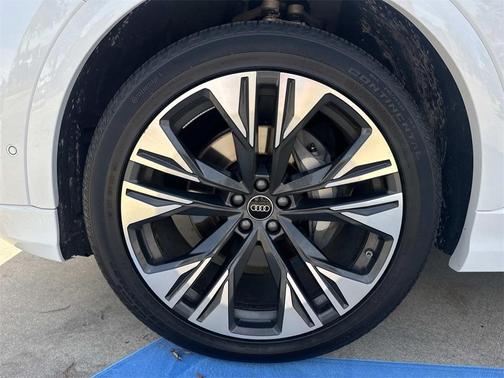 2025 Audi Q8 55 Premium