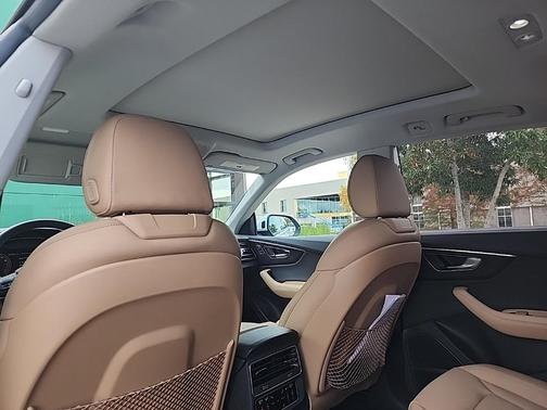 2025 Audi Q8 55 Premium