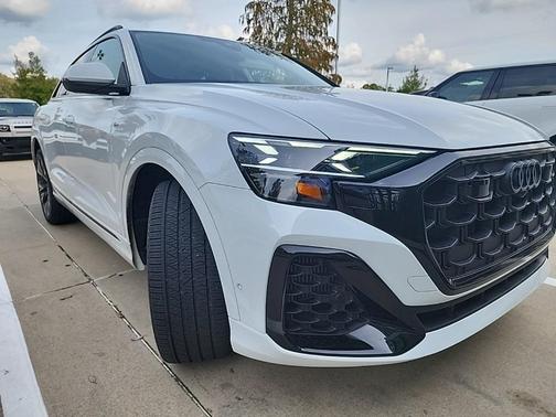 2025 Audi Q8 55 Premium