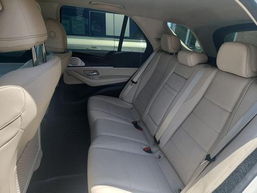 White 2021 Mercedes-Benz GLE 450 4MATIC