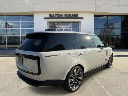 Ostuni Pearl White 2026 Land Rover Range Rover P530 SE 7 Seat