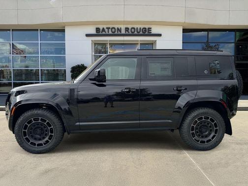 Narvik Black 2026 Land Rover Defender OCTA