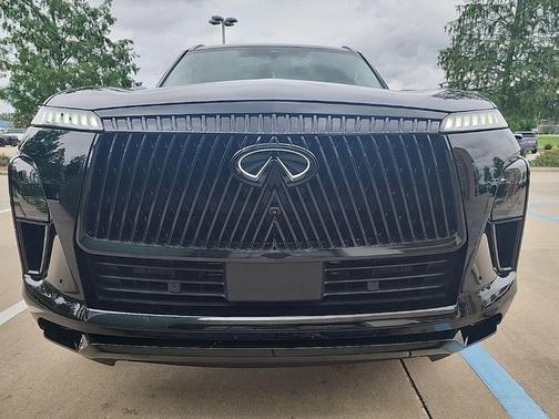 Black Obsidian 2025 INFINITI QX80 Luxe