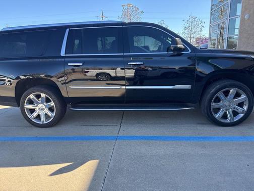 2020 Cadillac Escalade ESV Luxury