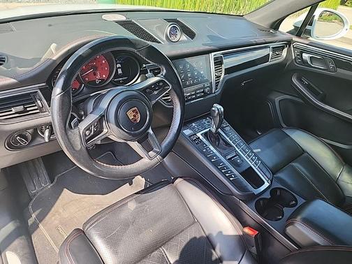 White 2018 Porsche Macan GTS