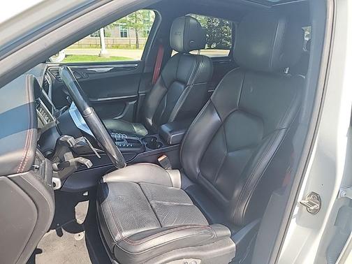 White 2018 Porsche Macan GTS