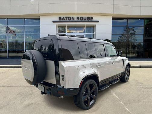Borasco Grey 2026 Land Rover Defender P400 X-Dynamic SE