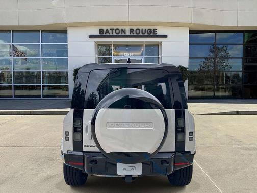 Borasco Grey 2026 Land Rover Defender P400 X-Dynamic SE
