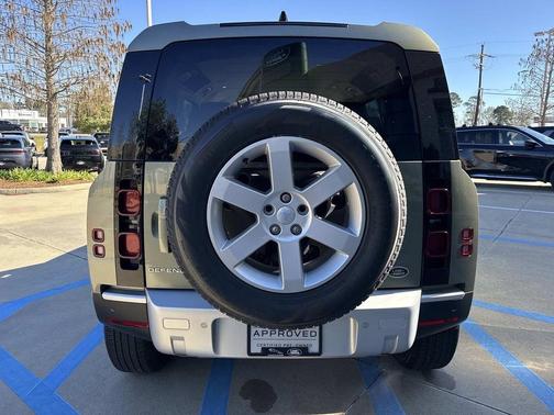 2021 Land Rover Defender 110 SE