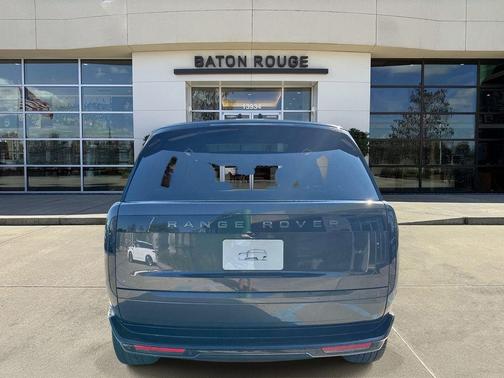 Carpathian Grey 2026 Land Rover Range Rover P400 SE 7 Seat