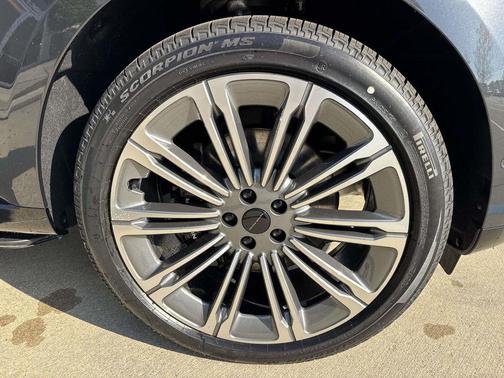 Carpathian Grey 2026 Land Rover Range Rover P400 SE 7 Seat