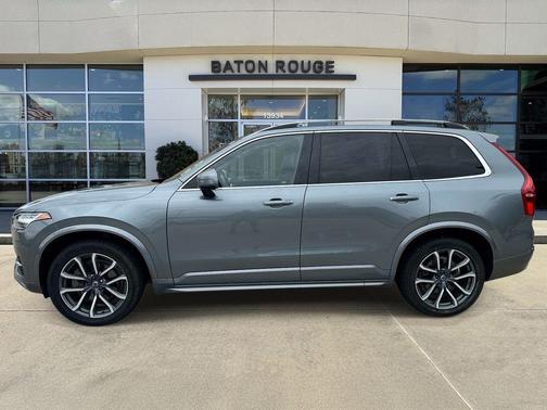 Gray Metallic 2019 Volvo XC90 T6 Momentum