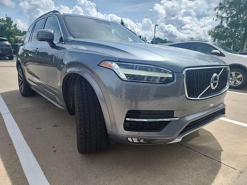 Gray Metallic 2019 Volvo XC90 T6 Momentum
