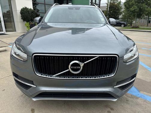 Gray Metallic 2019 Volvo XC90 T6 Momentum