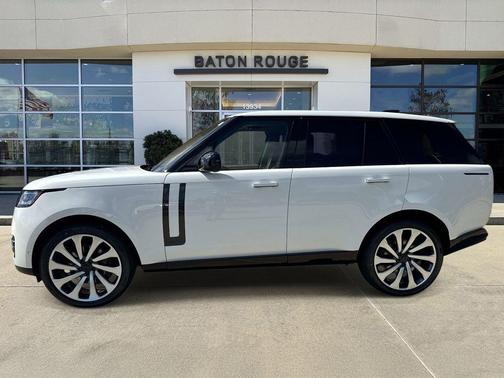 Fuji White 2026 Land Rover Range Rover P400 SE