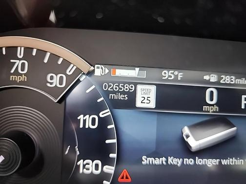 2023 Land Rover Defender SE
