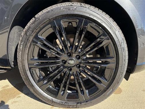 2025 Land Rover Range Rover P530 SE 7 Seat