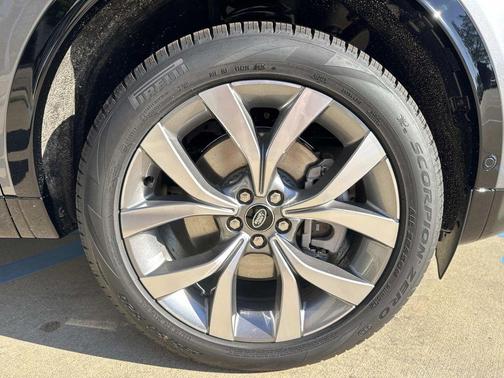 Eiger Grey 2026 Land Rover Discovery Sport LANDMARK