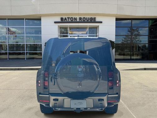 2025 Land Rover Defender P400 X-Dynamic SE