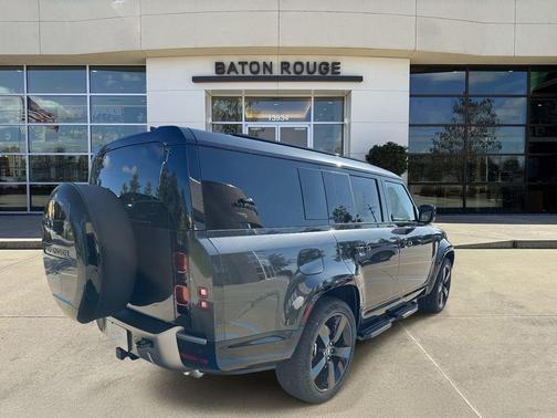 2025 Land Rover Defender P400 X-Dynamic SE