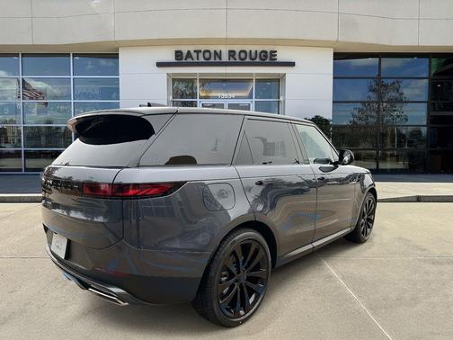 2026 Land Rover Range Rover Sport SE