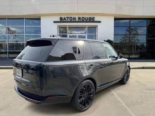 Carpathian Grey 2026 Land Rover Range Rover P400 SE