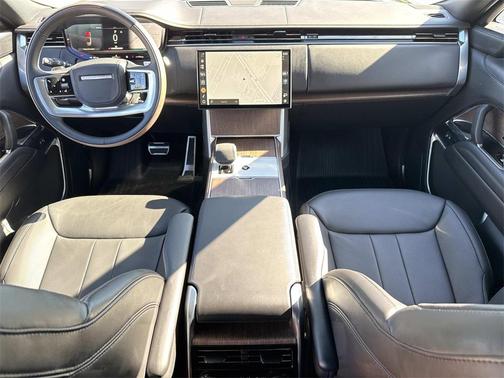 2025 Land Rover Range Rover P400 SE