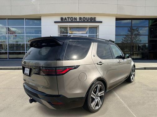 2024 Land Rover Discovery P360 Dynamic SE