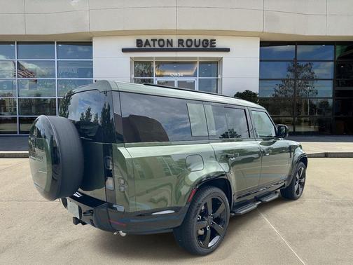 Woolstone Green 2026 Land Rover Defender P400 X-Dynamic SE