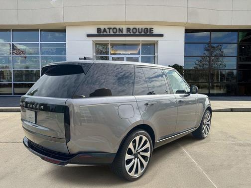 Eiger Grey 2026 Land Rover Range Rover P400 SE