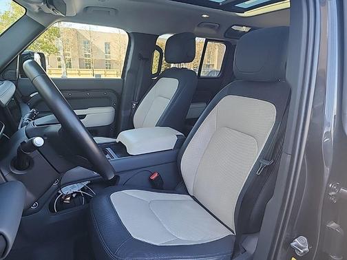 2024 Land Rover Defender P400 X-Dynamic SE